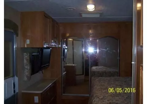 2008 Eagle 322FKS travel trailer